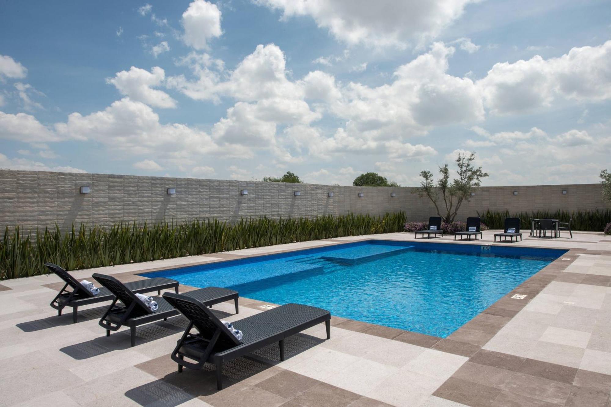 Courtyard By Marriott San Luis Potosi, Los Lagos Εξωτερικό φωτογραφία