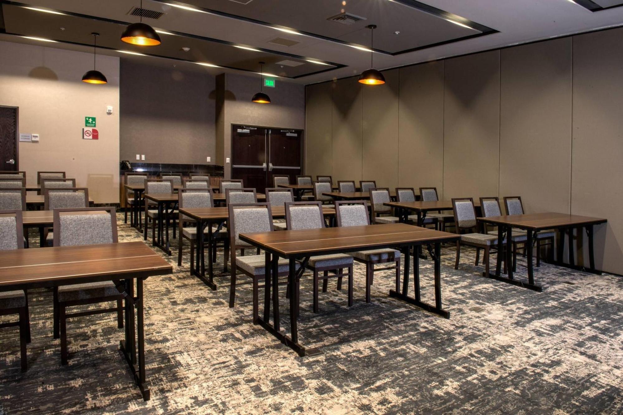 Courtyard By Marriott San Luis Potosi, Los Lagos Εξωτερικό φωτογραφία