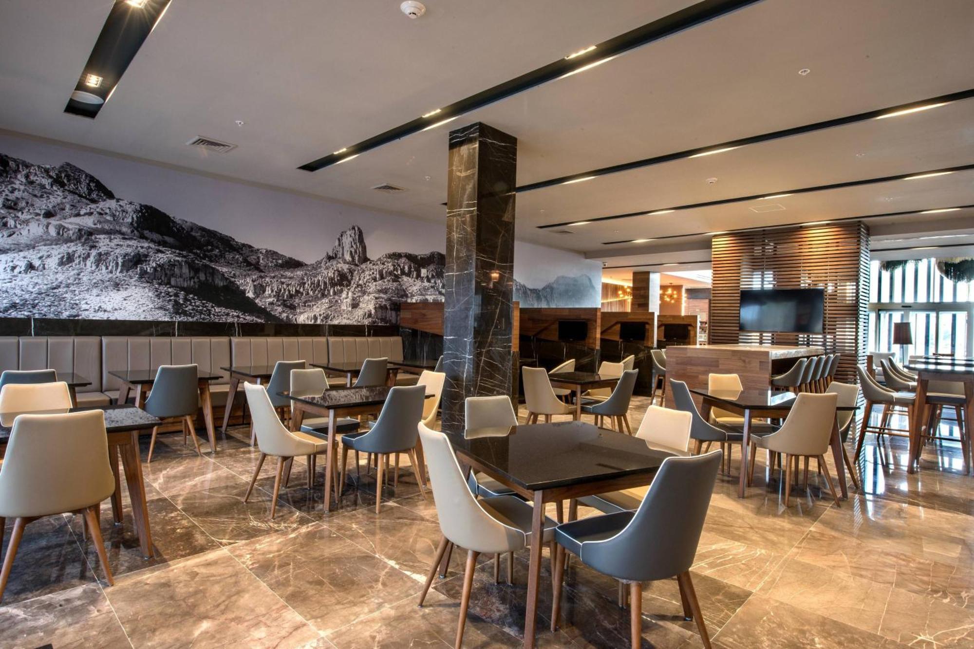 Courtyard By Marriott San Luis Potosi, Los Lagos Εξωτερικό φωτογραφία