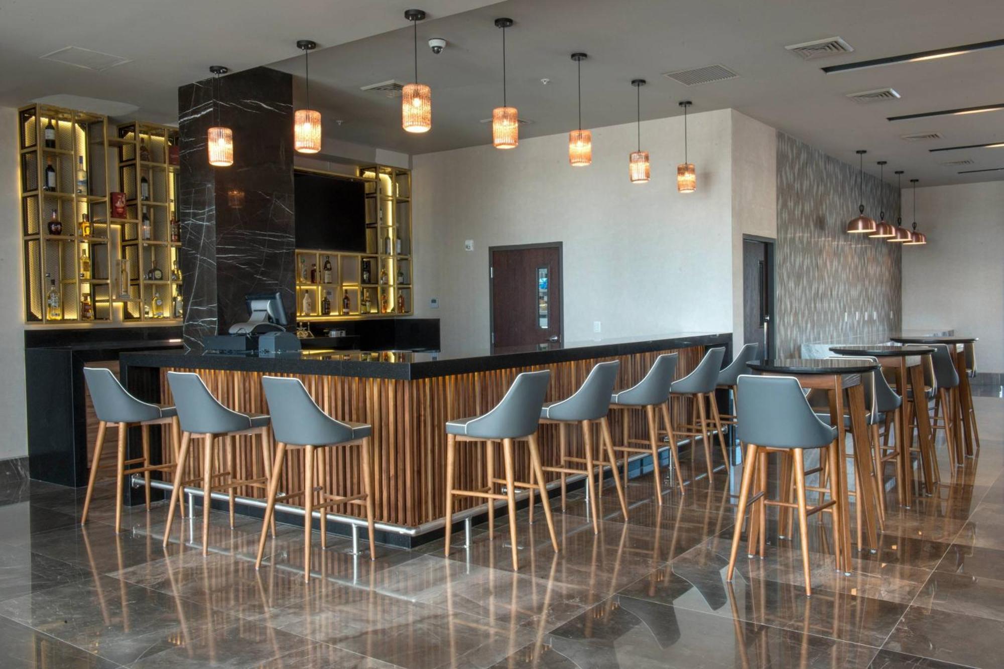 Courtyard By Marriott San Luis Potosi, Los Lagos Εξωτερικό φωτογραφία